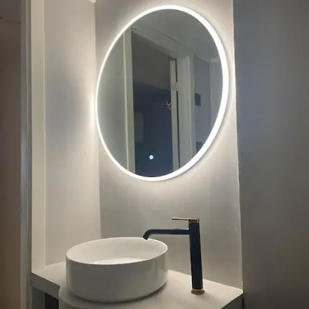 Cosy 600m From Centrum! *