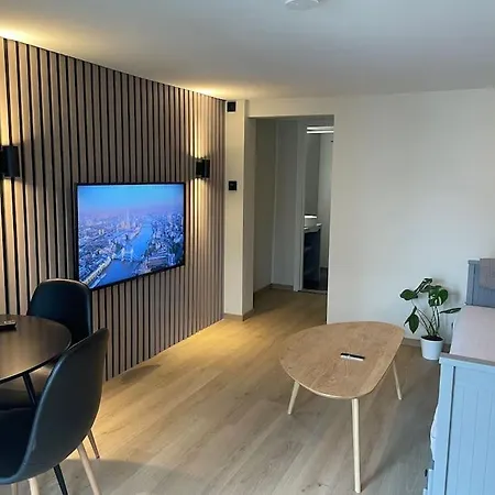 Cosy 600m From Centrum! *